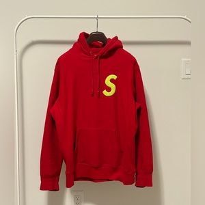 Supreme authentic red hoodie. Size L